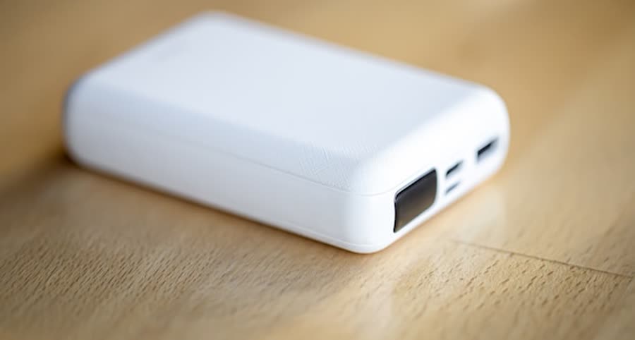 Slim power bank